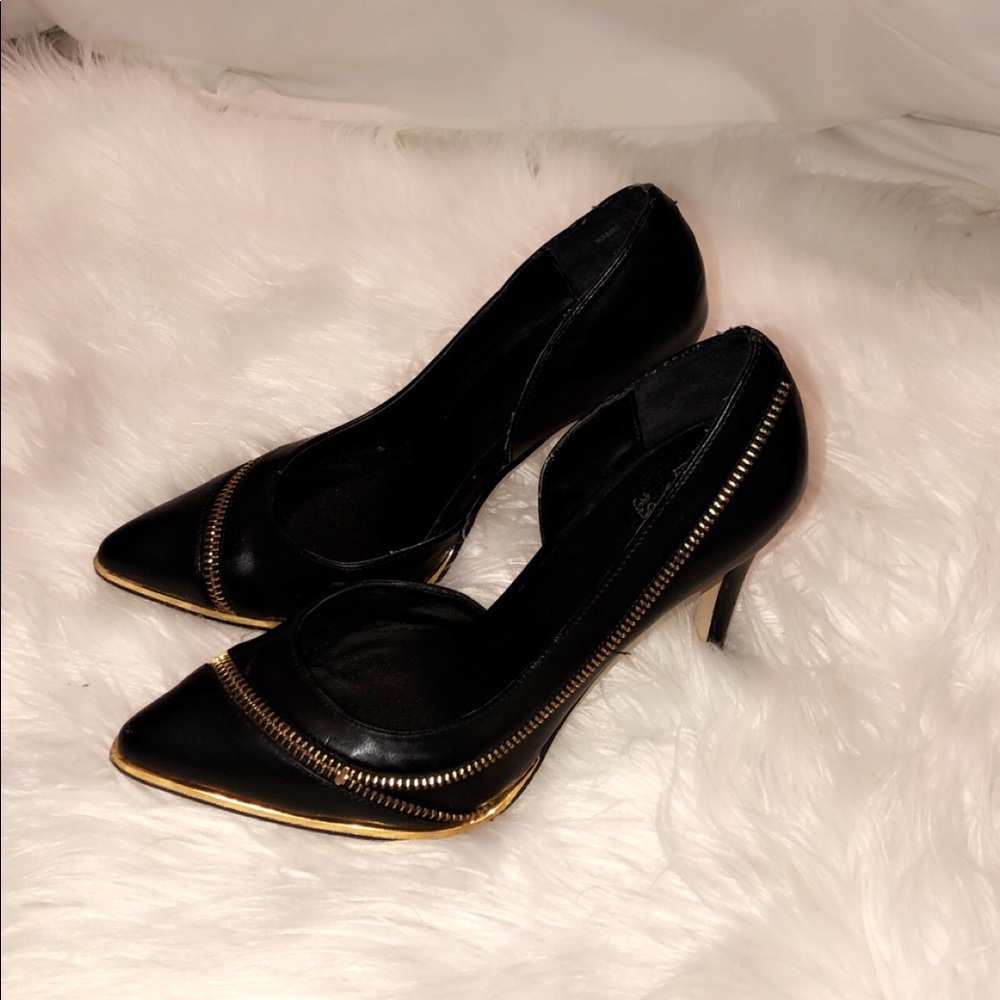 Pumps - Picture 1 of 7